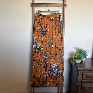Floral pants, size medium